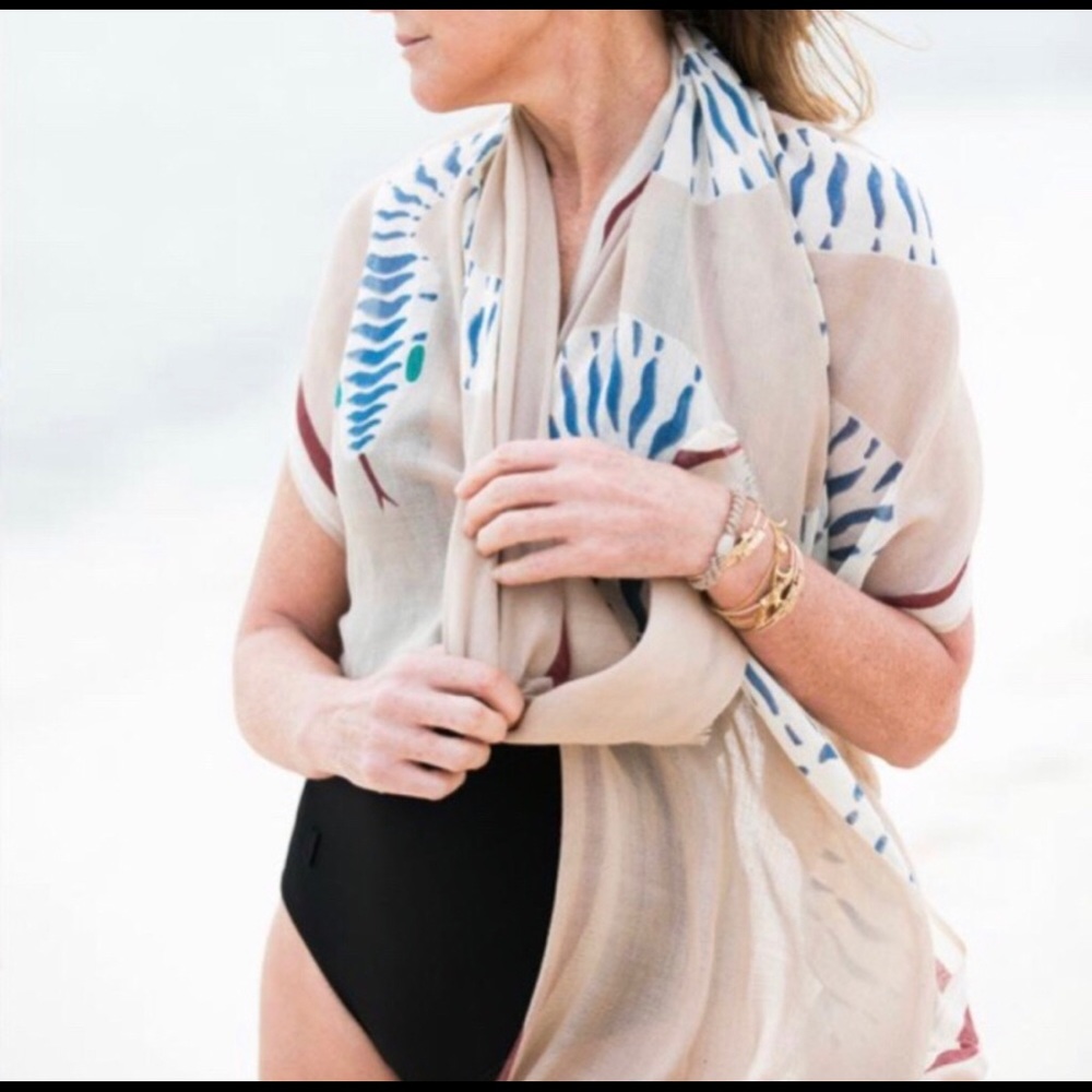 Light weight Italian wool scarf. Beautiful colors.